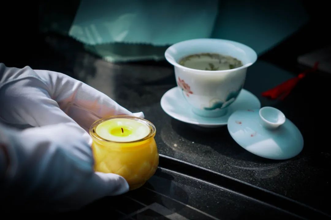 秋去冬來，溫情寄托心間
